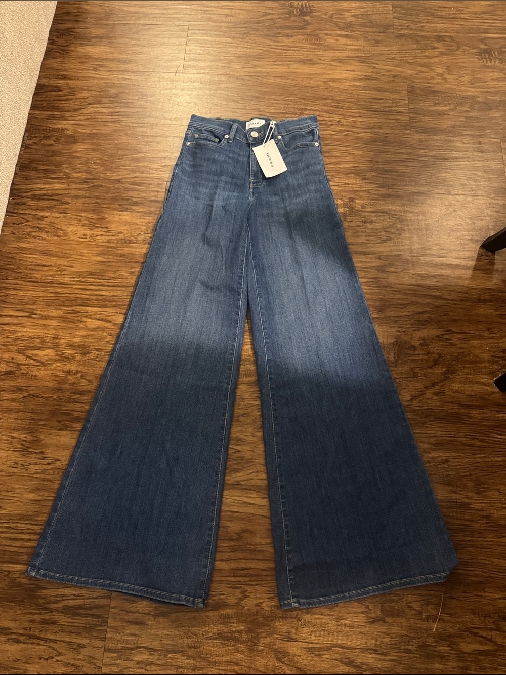 NWT frame Le Palazzo jeans size 25